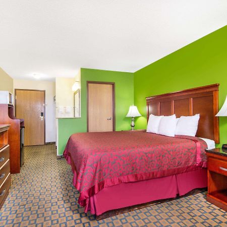 Days Inn & Suites By Wyndham Wichita Luaran gambar