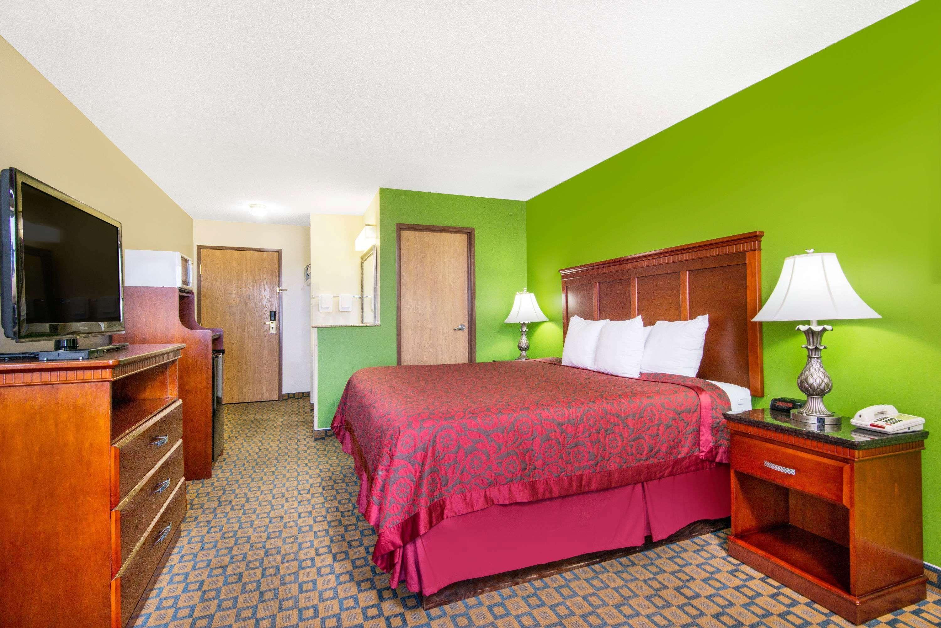Days Inn & Suites By Wyndham Wichita Luaran gambar